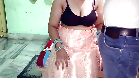 Amateur brunette gets fucked in sexy pose 3dentures