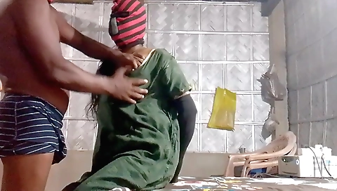 Indian amateur video show wife and husband fucking