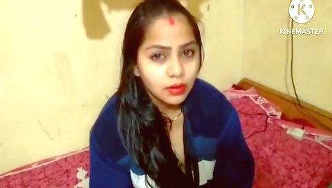 Indian brunette fucks in a homemade big butt video