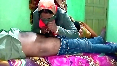 Indian mature lady fucks stepson and makes creampie