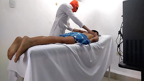 Indian massage instructor does kinky handjob on client