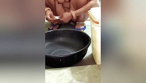 Indian chick with big boobs fucks herself in solo video
