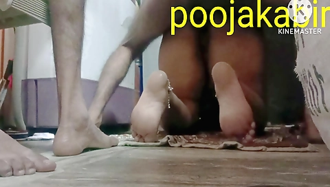 Indian wife gets her rent money in car and gets fucked