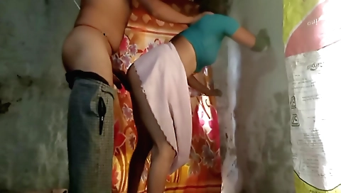 Indian teen with a nice body gets her pussy fucked