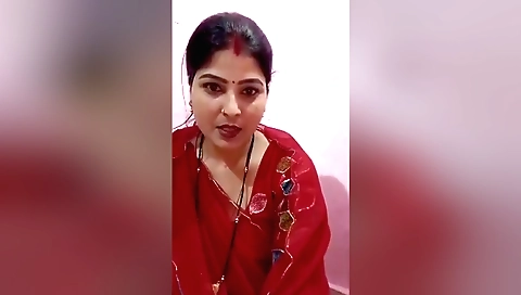 Indian girlfriend fucks a big hole and gets fucked in doggy style