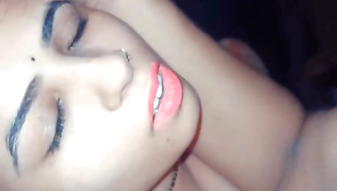 Indian girl fucks with her boyfriend in homemade video