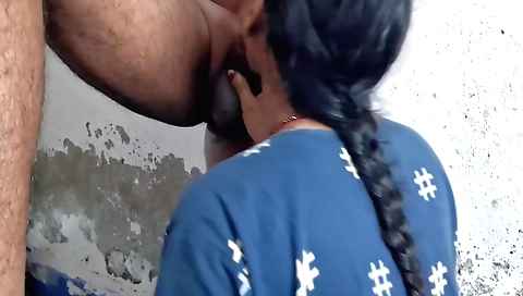 Indian slut with a great face gets a great blowjob