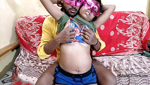 Bhabhi indian girl loves to get fucked with a guy 1