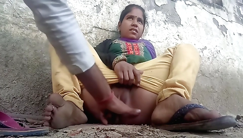Indian hairy girl finger show in amateur hibhi vid