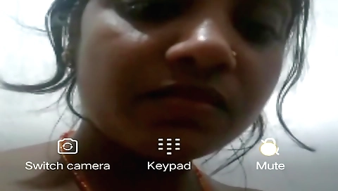 Bhabhi in her red suit shows her sexy body on the web cam