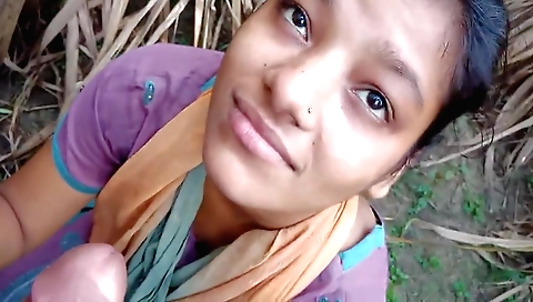 Outdoor amateur teen in a small outfit sucking the cock