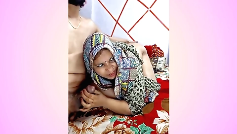 Indian milf gets pounded by her boyfriend in amateur porn