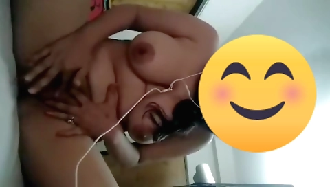 Big booty brunette girl is playing with her sexy body