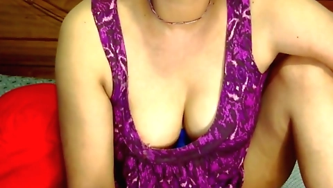 Indian amateur shows how cute she is with her body