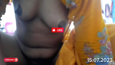 Amateur with big tits and sexy face takes off pants and shows