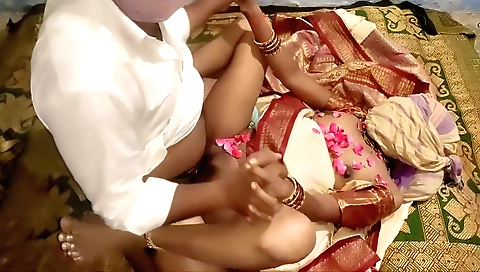 Indian hairy girl fucked in her hairy pussy on web cam