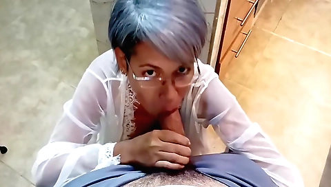 Indian stepmom is getting a deepthroat blowjob from her son