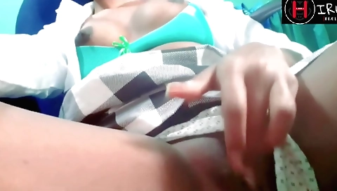 Solo girl finger her pussy and masturbate in amateur