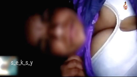 Indian housewife masturbating while her boyfriend away