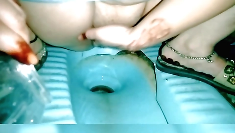 Bhabhi boli jor se toilet rha hai mujhe a sexy brunette 3d